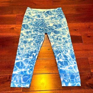 Victoria Sport Blue Water Pattern Leggings Size Large